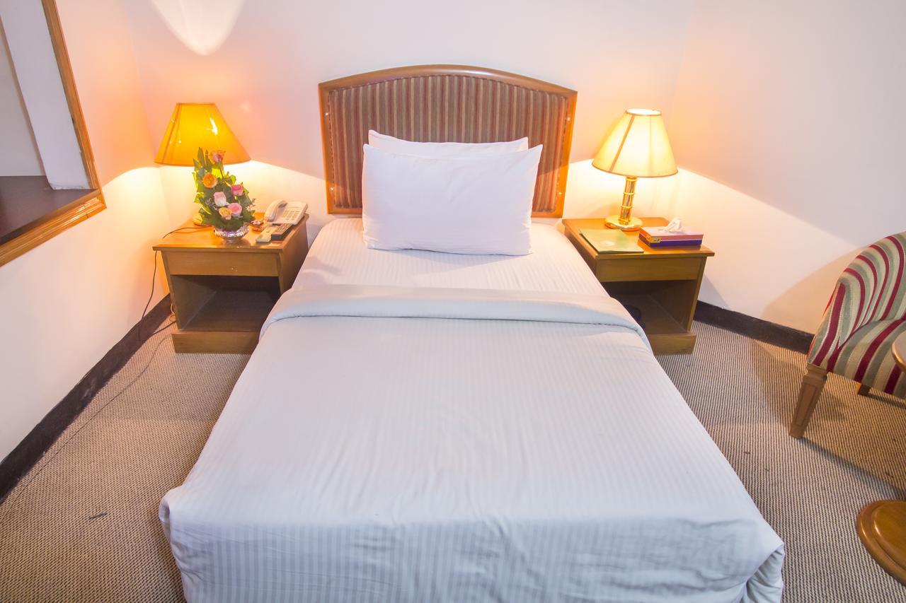 Hotel Swiss Park ダッカ エクステリア 写真