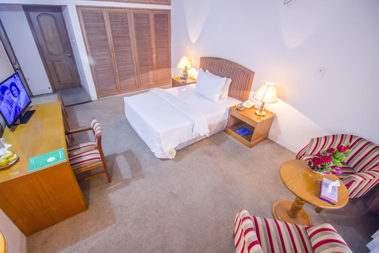 Hotel Swiss Park ダッカ エクステリア 写真